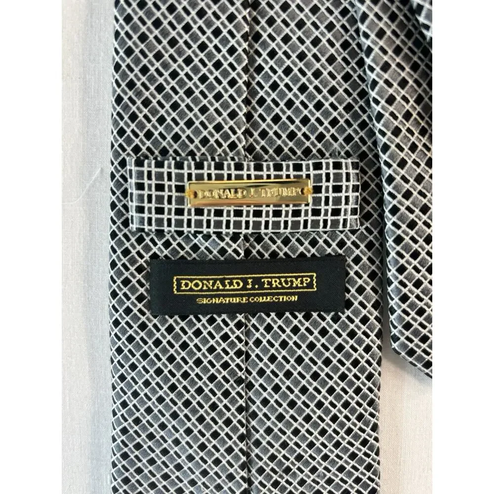 Donald J. Trump Signature Collection Men's 100% Silk Neck Tie Gold Black Gray